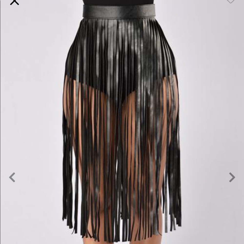 Adjustable black rope belt